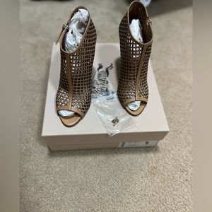 Burberry peep toe heels